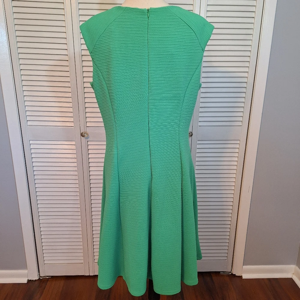 Sandra Darren textured for and flare dress sz 16 - Picture 6 of 8